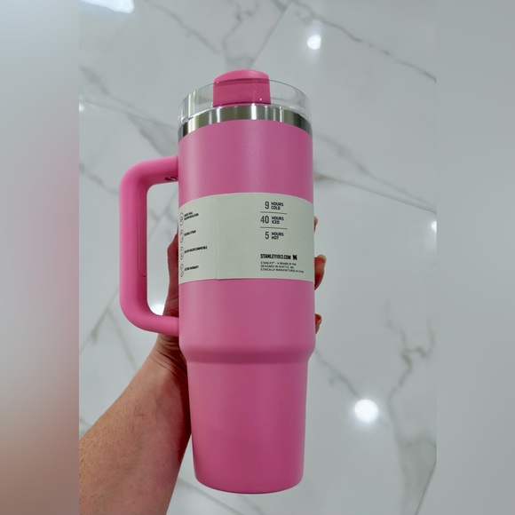 *ONE LEFT* NEW Limited edition / release color Stanley cup Sizzling Pink! 30oz - Picture 2 of 3